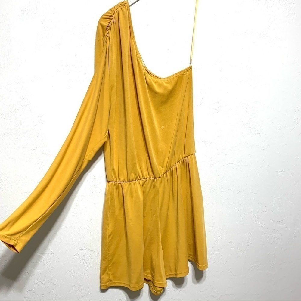 H.I.P. Yellow Gold One Sleeve Strapless Shorts Stretch Romper size XS